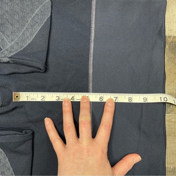 SPANX Look At Me Now Seamless Moto Leggings Indigo Sky size Large - Picture 11 of 12